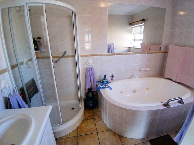 5 Bedroom Property for Sale in Stilbaai Wes Western Cape